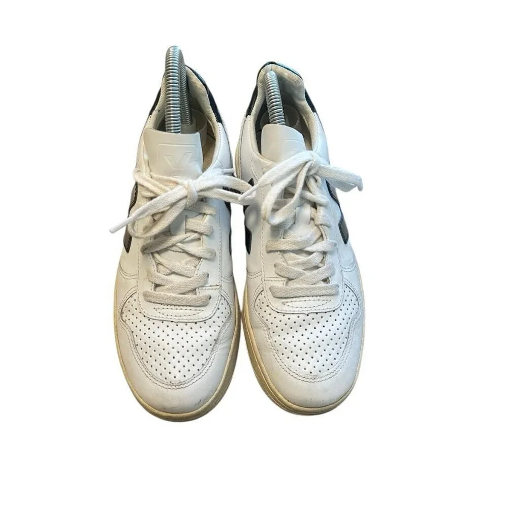 Veja V-10 Women Size 6 White Black Leather Casual Training Athletic Shoes